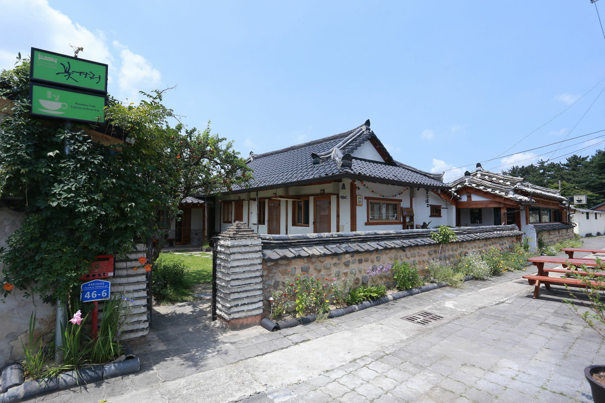 Floral Space Hanok Guesthouse Гиеонгджу Екстериор снимка