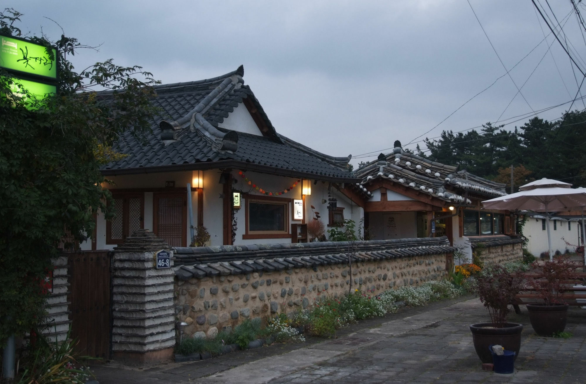 Floral Space Hanok Guesthouse Гиеонгджу Екстериор снимка