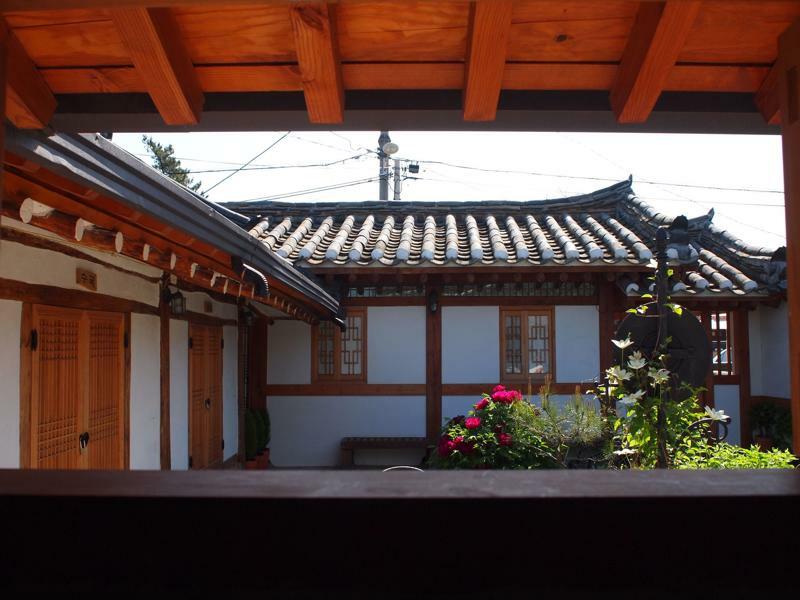 Floral Space Hanok Guesthouse Гиеонгджу Екстериор снимка