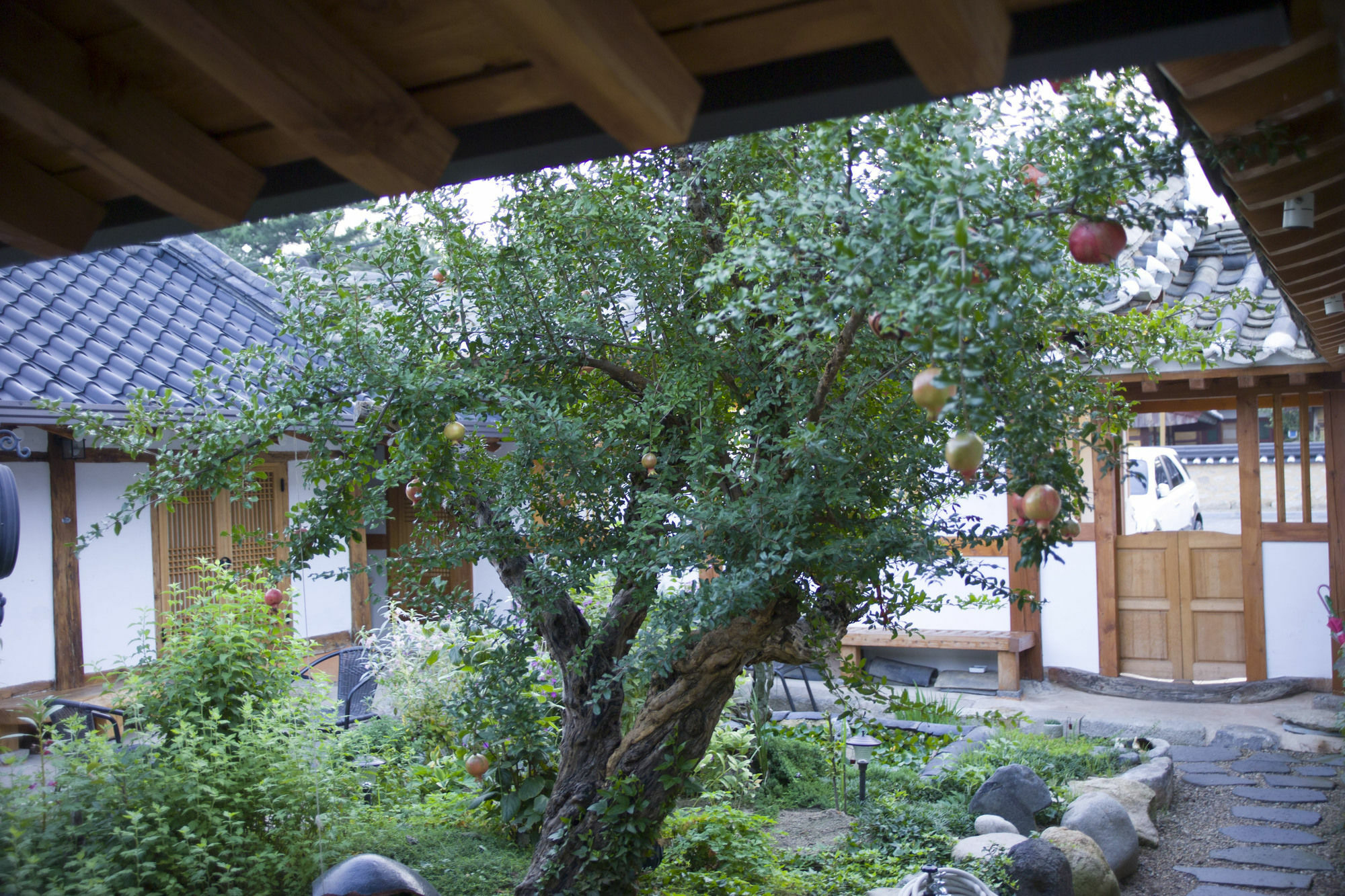 Floral Space Hanok Guesthouse Гиеонгджу Екстериор снимка
